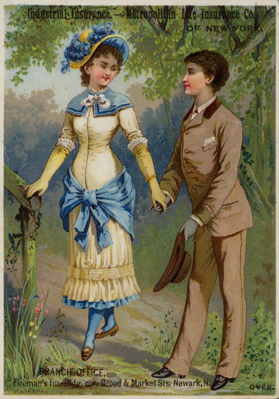 Pareja Paseando de la Mano de American School