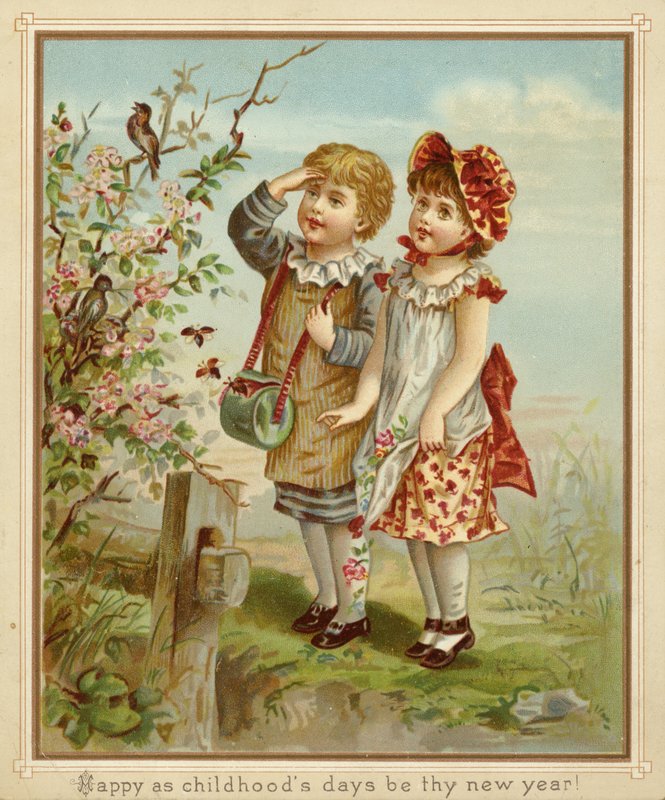 Niñas caminando y escuchando el canto de los pájaros de American School