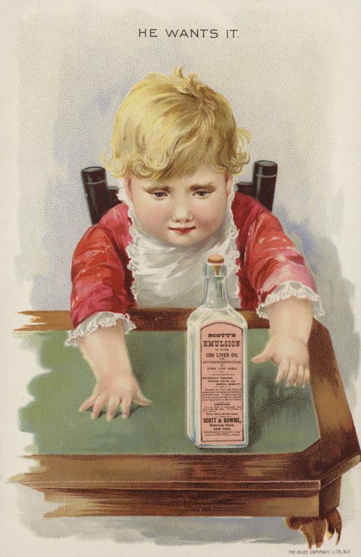 Niño sentado en la mesa de American School