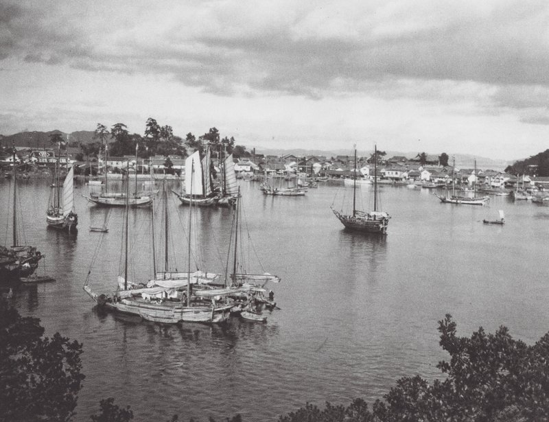 Japón: Tomo, Puerto en el Mar Interior (foto b/n) de Axel von Graefe