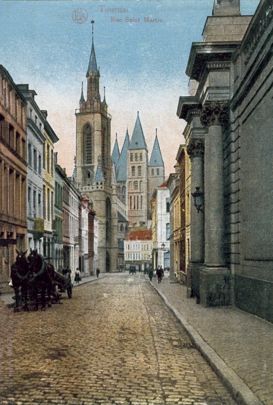 Tournai: Rue Saint Martin (foto en color) de Belgian Photographer