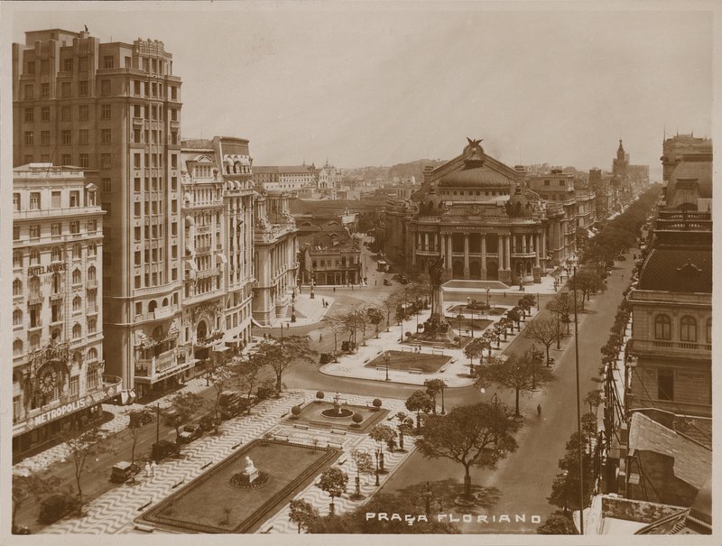 Plaza Floriano Peixoto, Río de Janeiro (foto b/n) de Brazilian Photographer