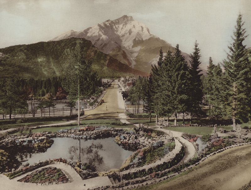 Cascade Mountain y Reflection Pool, Banff (foto en color) de Byron Hill Harmon