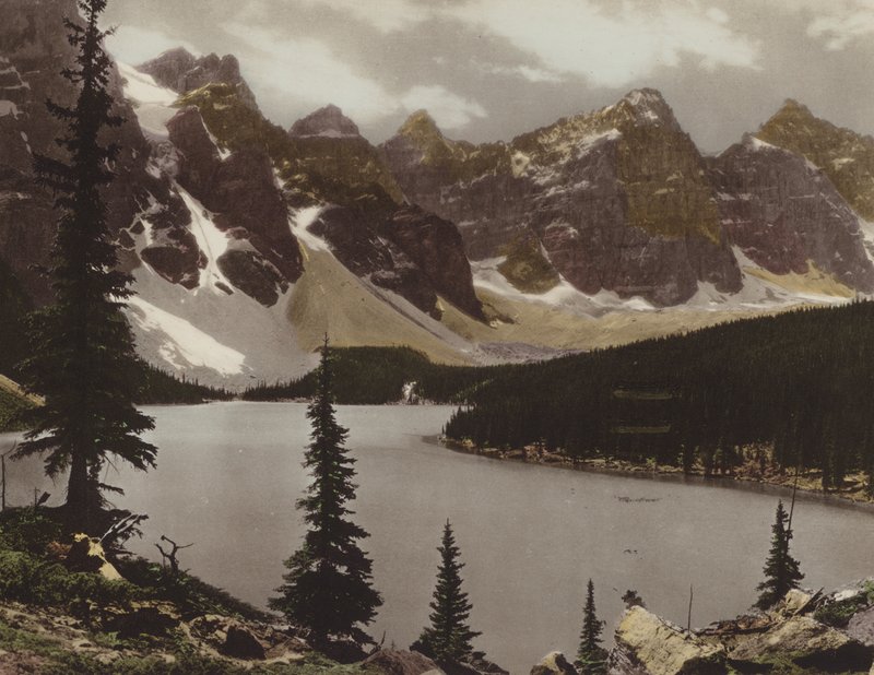 Lago Moraine y Valle de los Diez Picos (foto en color) de Byron Hill Harmon
