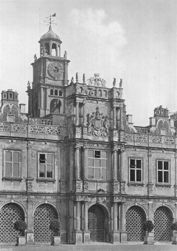 Torre del reloj y entrada sur de Charles Latham