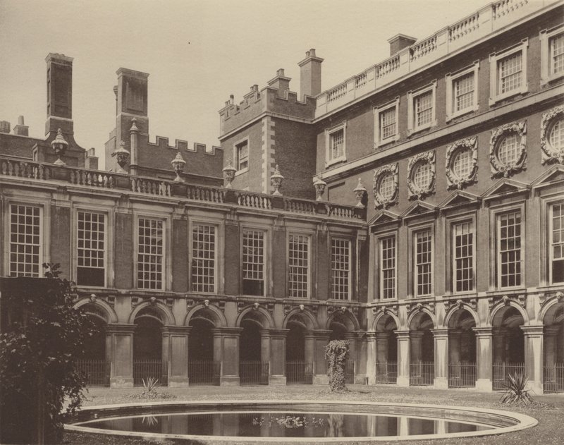 Palacio de Hampton Court, el Patio de la Fuente de Charles Latham