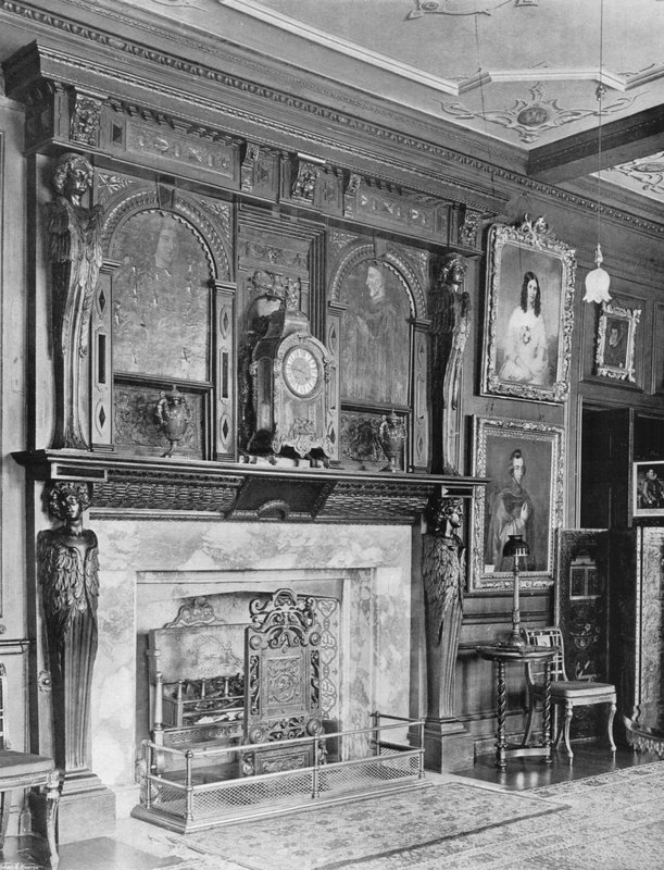 En el salón de roble de Charles Latham