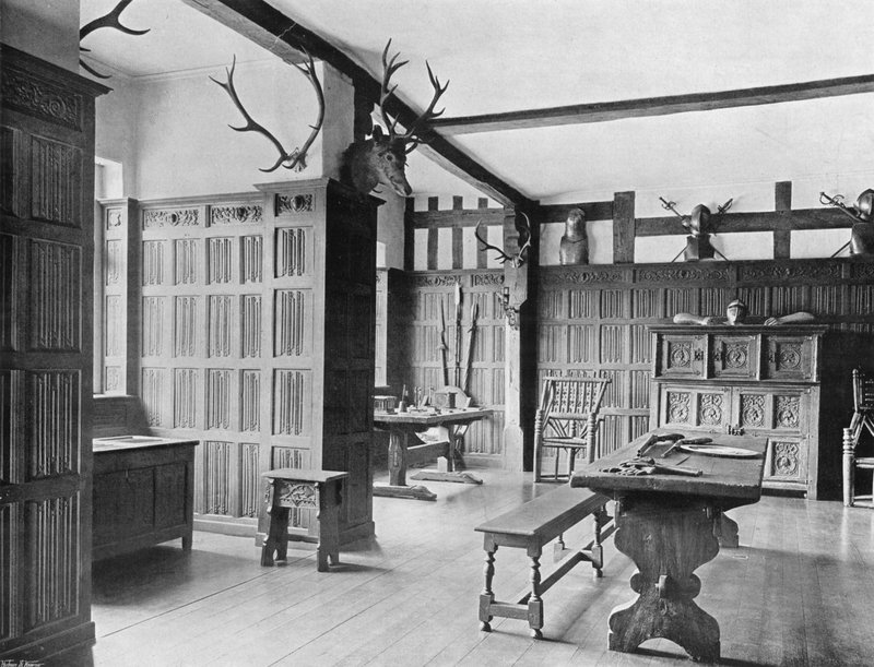 Recesos en el viejo salón de Charles Latham