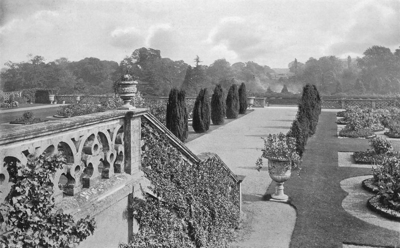Escalera al Jardín Este de Charles Latham