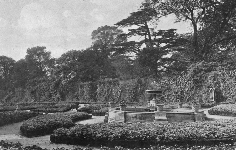 El jardín formal de Charles Latham