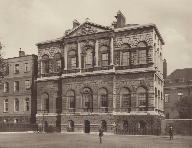 El Ministerio del Interior, Frente hacia el Parque St James de Charles Latham