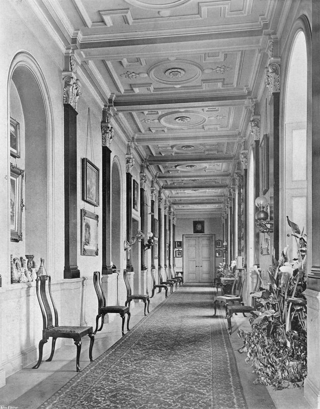 El Largo Pasillo de Charles Latham