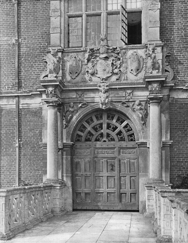 La Puerta Exterior, Blickling Hall de Charles Latham