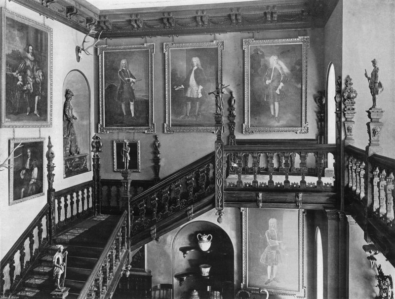 La escalera - Ascenso a la galería de Charles Latham