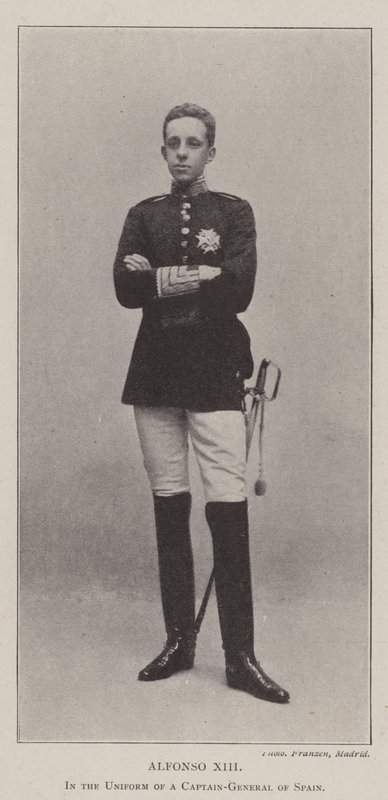 Alfonso XIII, con el uniforme de Capitán General de España de English Photographer