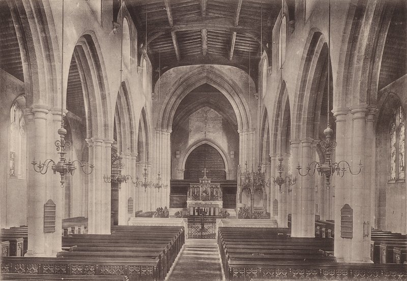 Arundel: Interior de la iglesia parroquial (fotografía en b/n) de English Photographer
