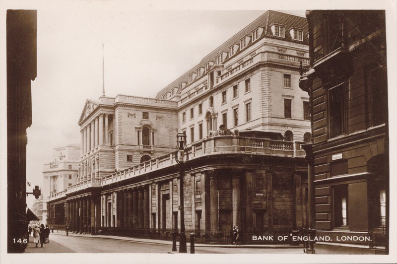 Banco de Inglaterra, Londres (foto en blanco y negro) de English Photographer