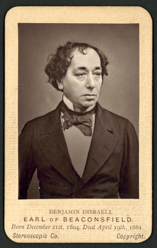Benjamin Disraeli, Conde de Beaconsfield, tarjeta de memorial de English Photographer
