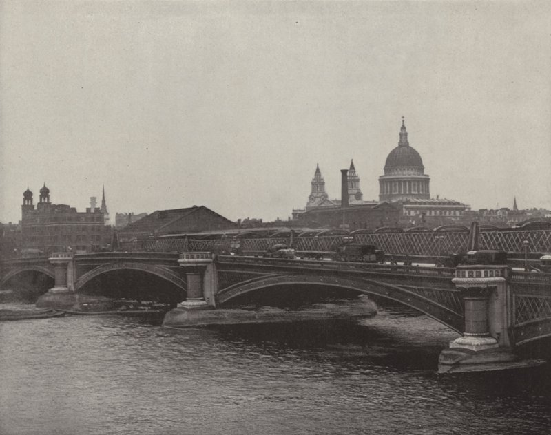 Puente de Blackfriars (foto en blanco y negro) de English Photographer