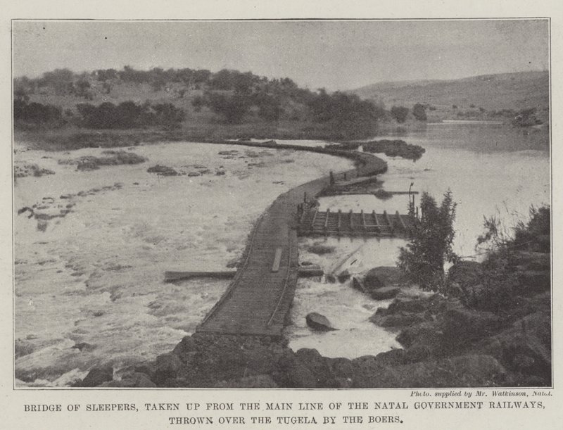 Puente de Durmientes, tomado de la Línea Principal de los Ferrocarriles del Gobierno de Natal, arrojado sobre el Tugela por los Bóers de English Photographer