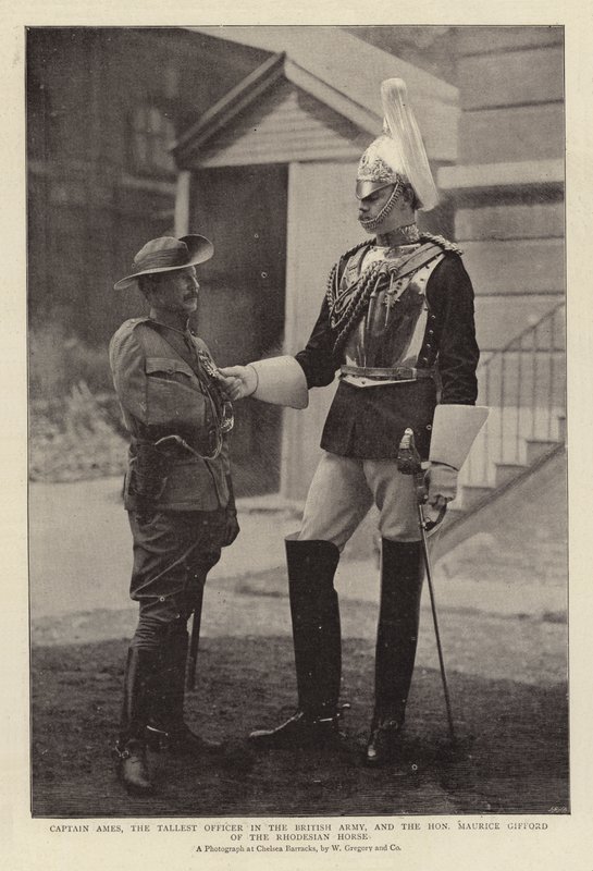 El Capitán Ames, el oficial más alto del ejército británico, y el Honorable Maurice Gifford del Caballo de Rodesia de English Photographer