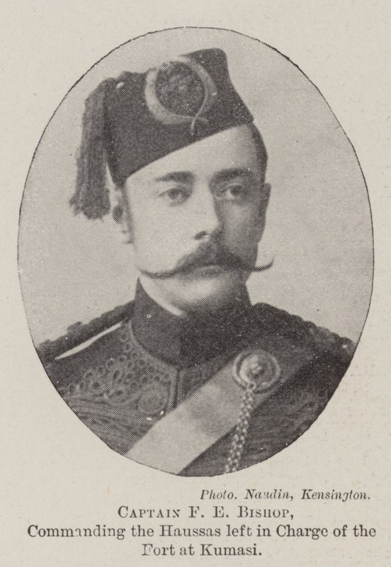 Capitán F E Bishop, al mando de los Haussas a cargo del fuerte en Kumasi de English Photographer