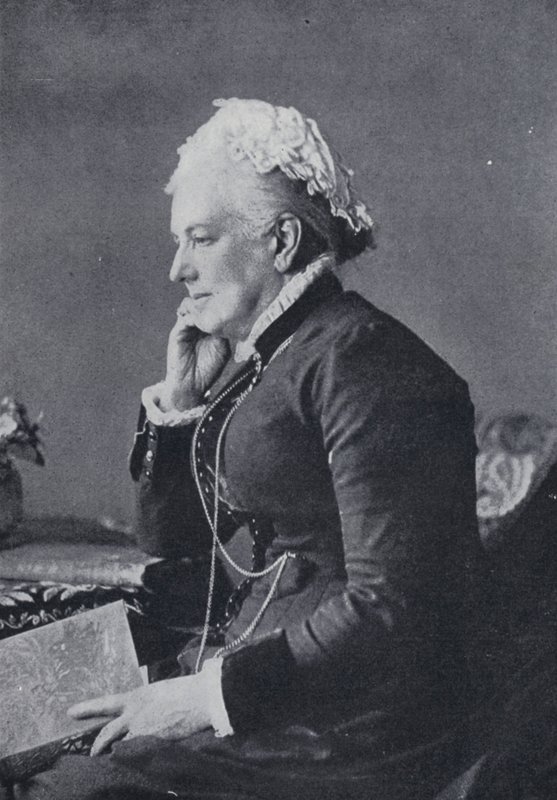 Charlotte Mary Yonge de English Photographer