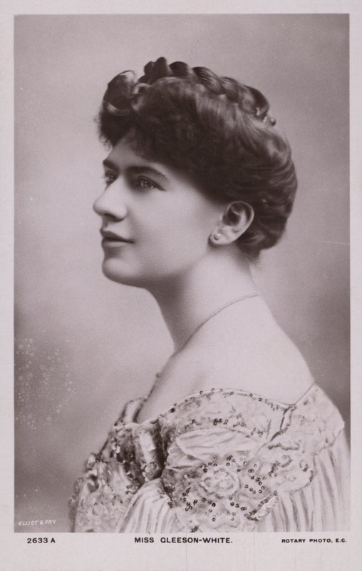 Cicely Gleeson-White, soprano inglesa de English Photographer