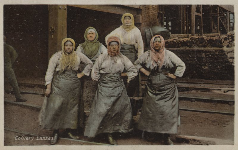 Colliery Lasses (foto en color) de English Photographer