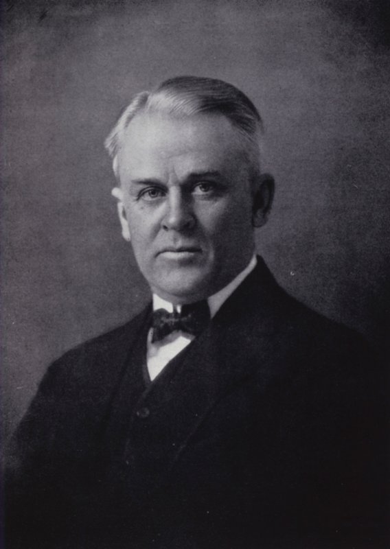 Dr. R. A. Millikan de English Photographer