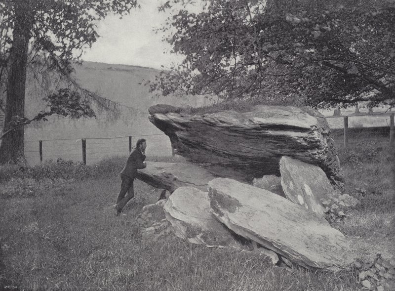 Altar de los Druidas, Cloyne de English Photographer