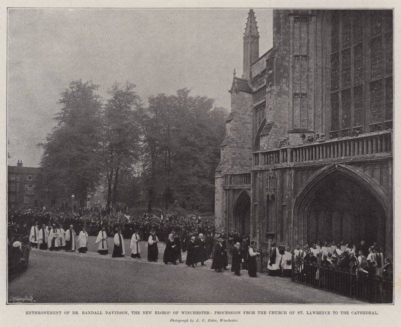 Entonización del Dr. Randall Davidson, el nuevo obispo de Winchester, procesión desde la Iglesia de San Lorenzo hasta la Catedral de English Photographer