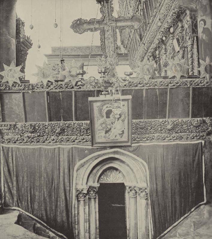 Entrada a la gruta en la Iglesia de la Natividad, en el vecindario donde se conocieron Booz y Rut de English Photographer
