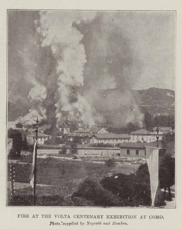 Incendio en la Exposición del Centenario de Volta en Como de English Photographer