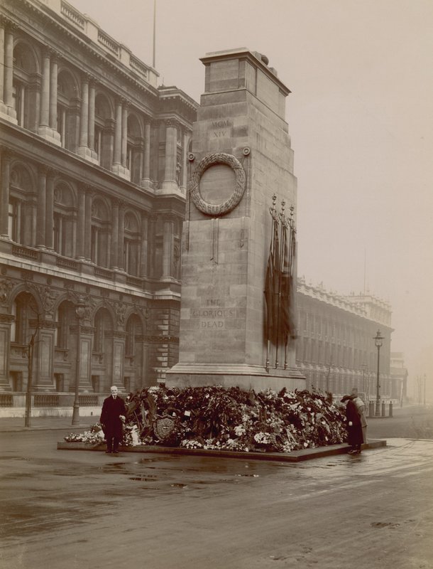 Vista general del Cenotafio en Whitehall de English Photographer