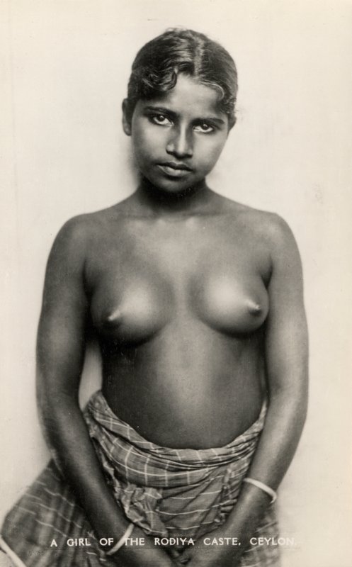 Niña de la casta Rodiya en Sri Lanka (foto en blanco y negro) de English Photographer