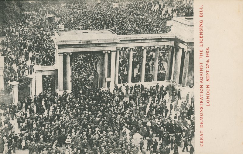 Gran Manifestación contra la Ley de Licencias, Londres, 27 de septiembre de 1908 de English Photographer