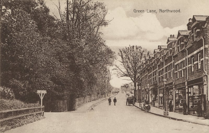 Green Lane, Northwood, cerca de Londres (foto en b/n) de English Photographer