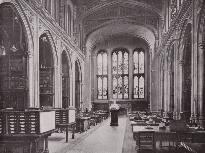 Biblioteca del Ayuntamiento, con Busto de Chaucer de English Photographer