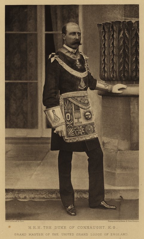SAR el Duque de Connaught, KG, Gran Maestro de la Gran Logia Unida de Inglaterra de English Photographer