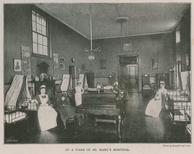 En una sala del Hospital de St Mary, Londres de English Photographer