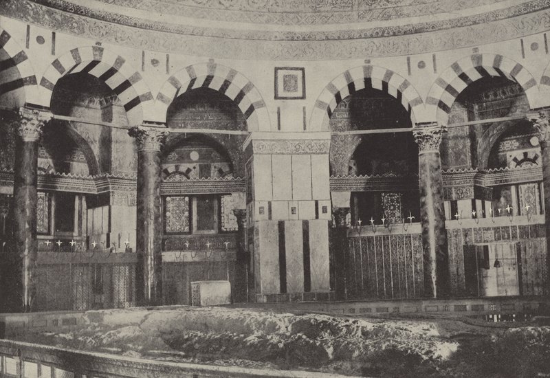 Interior de la Mezquita de Omar, sobre la roca donde se cree que Abraham ofreció sacrificio de English Photographer