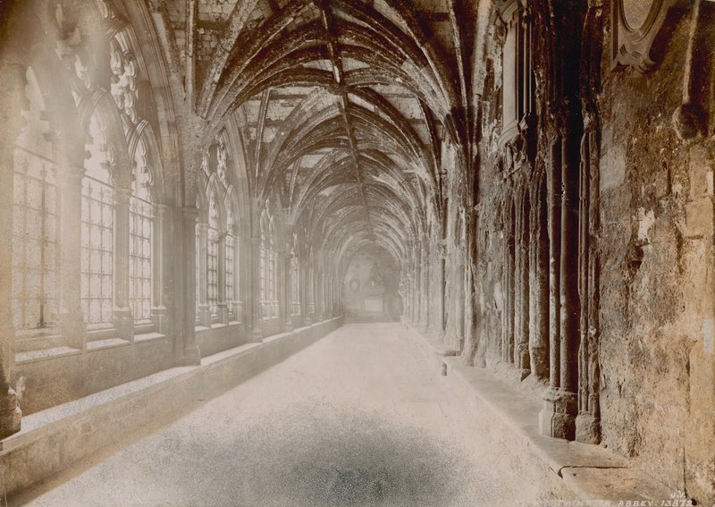 Interior de los claustros en la Abadía de Westminster de English Photographer