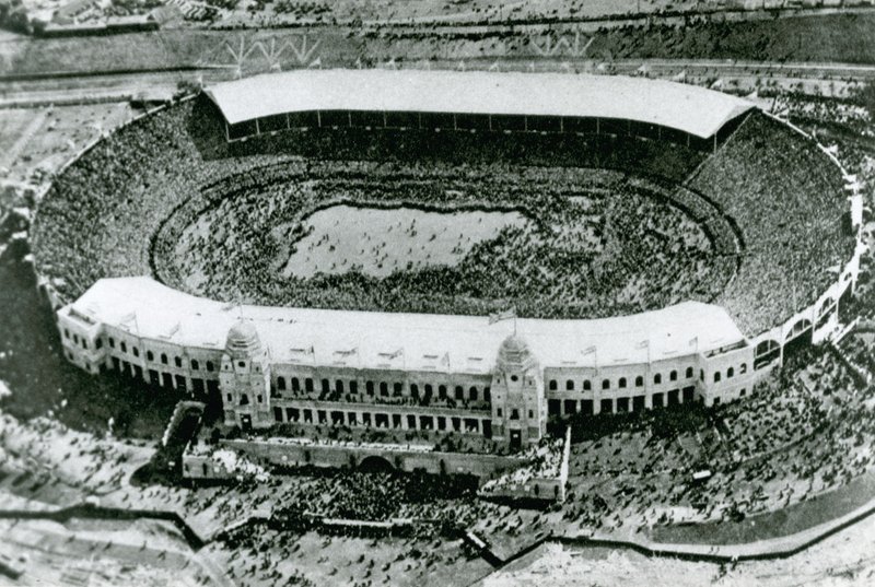 Invasión del estadio para la primera final de la Copa Wembley, 1923 de English Photographer