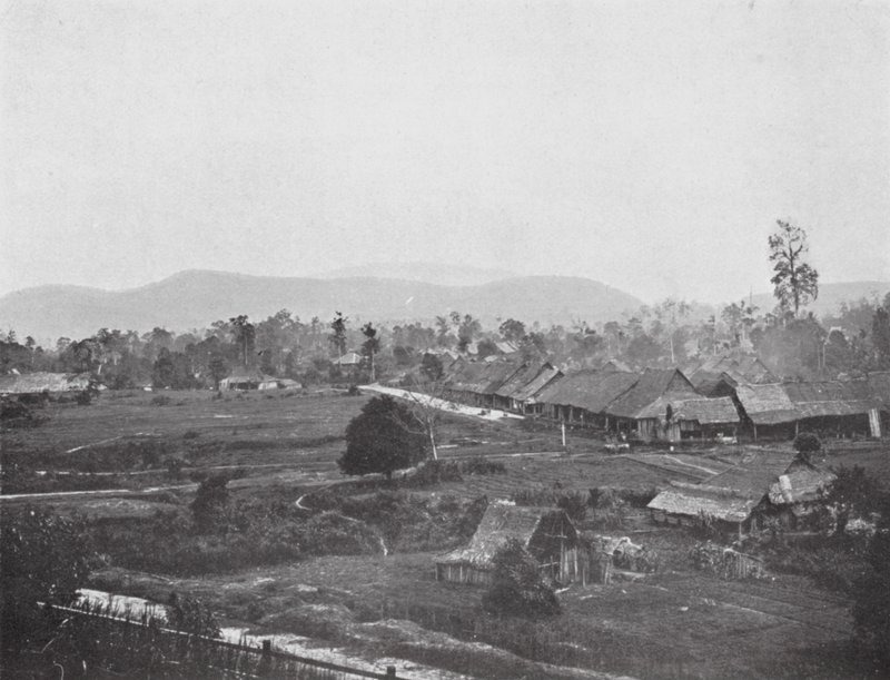 Kuala Lumpur en 1884, sitio de las actuales Oficinas del Gobierno de English Photographer