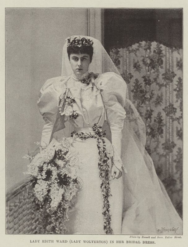 Lady Edith Ward (Lady Wolverton) en su vestido de novia de English Photographer