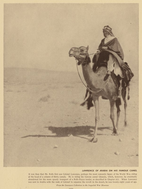 Lawrence de Arabia en este famoso camello (foto b/n) de English Photographer
