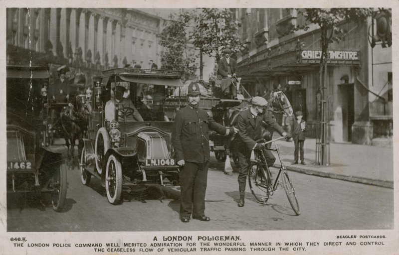 Policía de Londres. Postal enviada el 4 de julio de 1913. de English Photographer