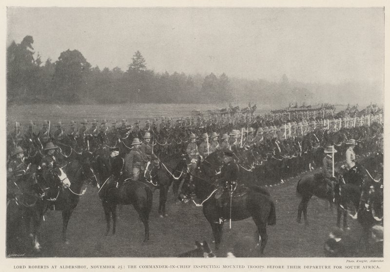 Lord Roberts en Aldershot, 25 de noviembre, el Comandante en Jefe inspeccionando tropas montadas antes de su partida hacia Sudáfrica de English Photographer