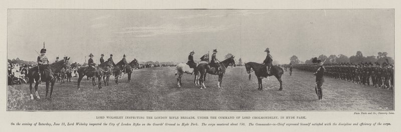 Lord Wolseley inspeccionando la Brigada de Fusileros de Londres, bajo el mando de Lord Cholmondeley, en Hyde Park de English Photographer